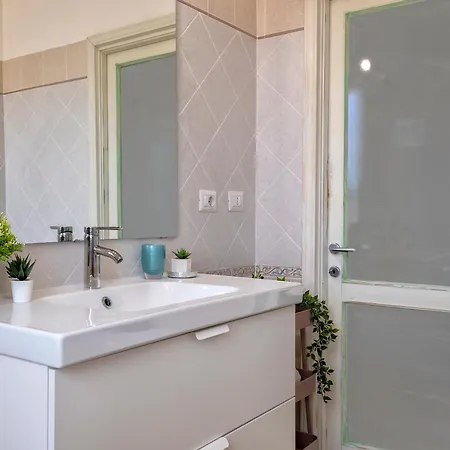 Sardinia Re - Emerald House 公寓 *